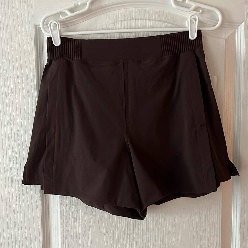 NWT Lululemon Stretch Woven Relaxed-Fit Short 4” - Size M Espresso